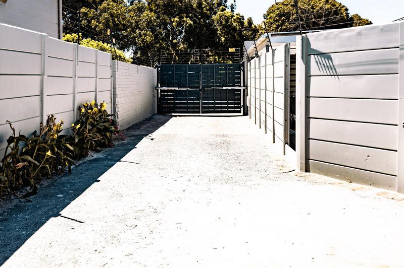 3 Bedroom Property for Sale in Lotus River Western Cape